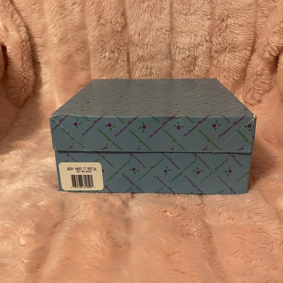 Vintage Madame Alexander Wendy Makes It Special Collectible Doll #31050 With Box - Picture 15 of 17